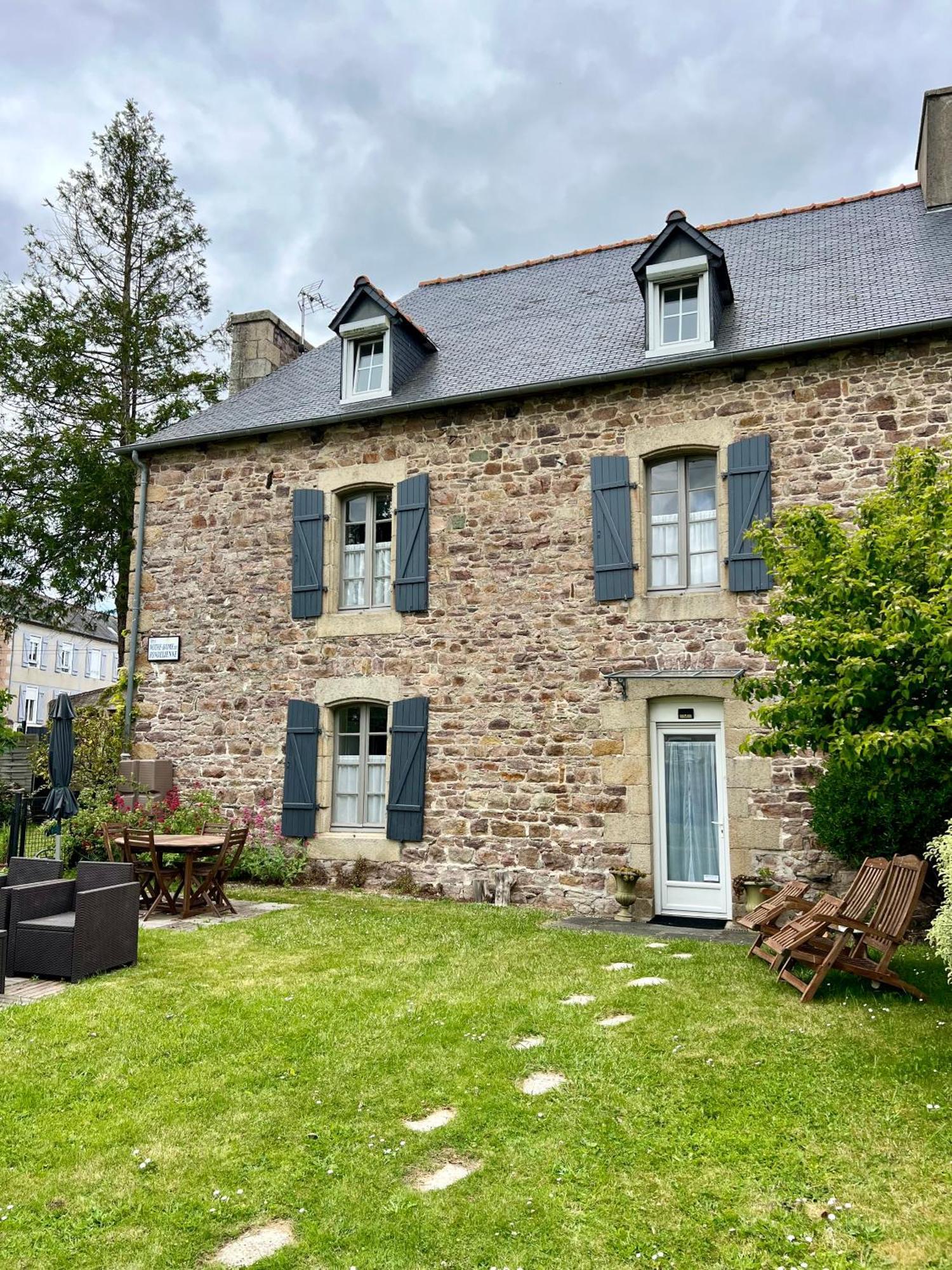 Appart'Hotel Maison Saint Michel Paimpol Exterior photo